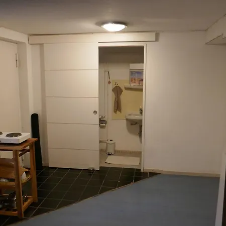 Appartement Einzelzimmer Im Souterrain, Eigener Eingang, Mit Privater Dusche Und Wc Karlsruhe