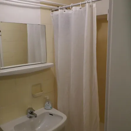 Appartement Einzelzimmer Im Souterrain, Eigener Eingang, Mit Privater Dusche Und Wc Karlsruhe